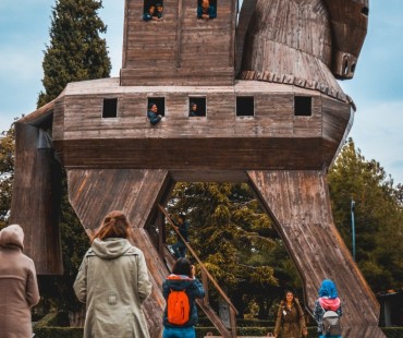 wooden-trojan-horse-g884050826_1920